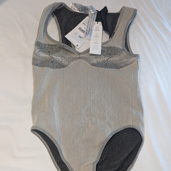 Zara M-L  Body Suit - Picture 9 of 12